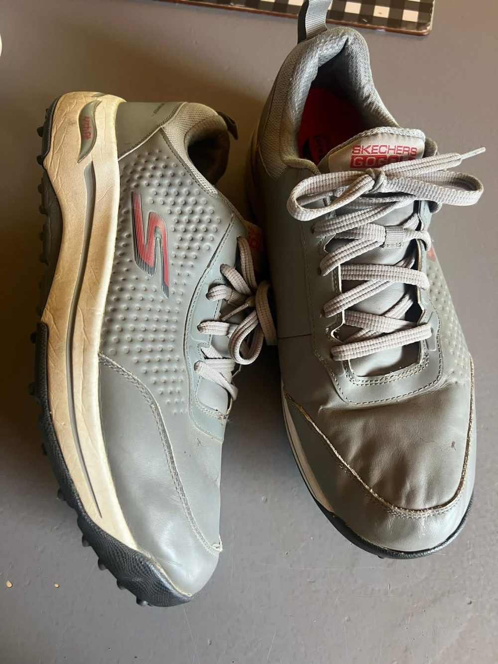 Men’s Golf shoes. Size 12 1/2. Skechers Go Golf.